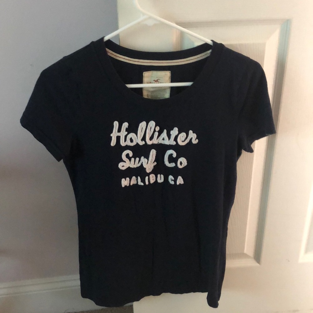 Hollister tee